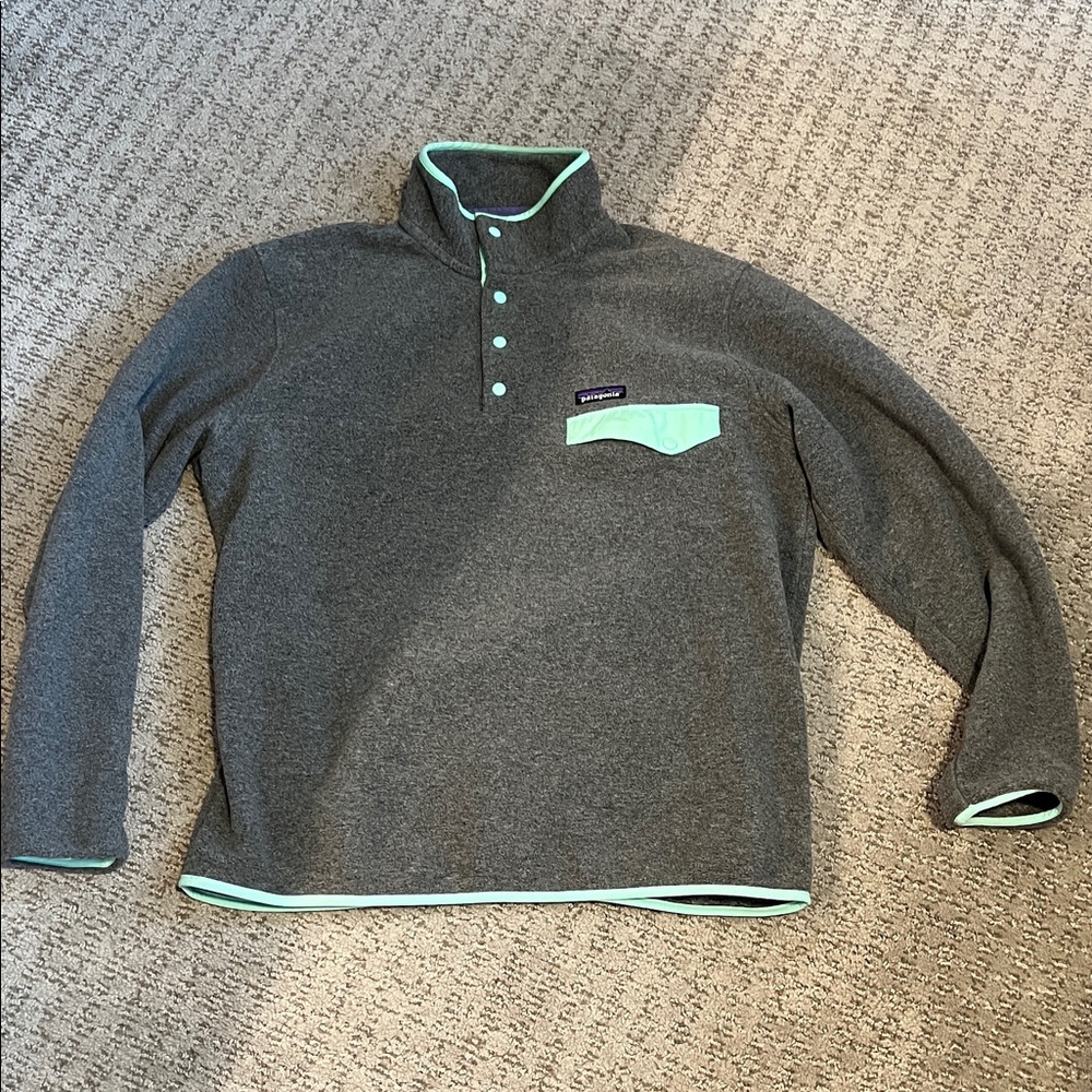 Patagonia Gray Fleece with Mint Details